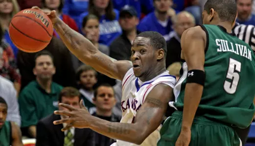 Third-Ranked Kansas Defeats Loyola 90-60 In Final Non-Conference Basketball Game Image
