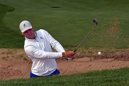 Paced by Kluver, Jayhawks Finish 5th at Marquette Intercollegiate Image