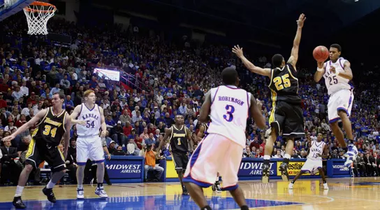Jayhawks Down Towson, 87-61 Image