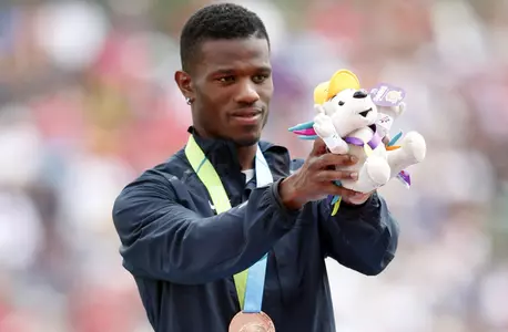 Team USA's 4x400m win earns Clemons gold medal Image