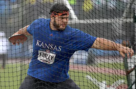 Finley cruises to Olympic discus final Image