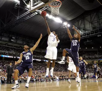 Jayhawks Advance To The Elite Eight With 72-57 Victory Over Villanova Image