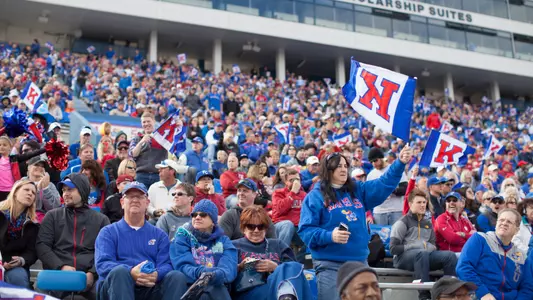 Kansas Athletics to sell beer, wine at football games Image