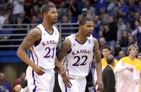 No. 6 Kansas Shoots Down Valparaiso, 79-44 Image