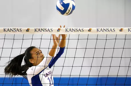 No. 5 Kansas sweeps Eastern Washington, 3-0 Image