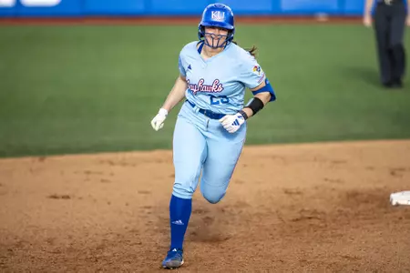 Kansas Drops Series Opener vs. No. 1 Texas, 4-2 Image