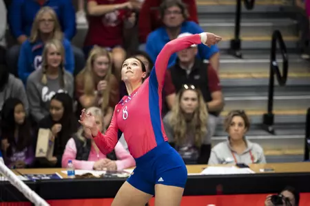 Szabo Collects Career-High Kills in Five-Set Loss to OU Image