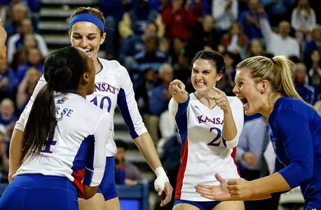 No. 4 Kansas wins at Baylor, clinches sole possession of Big 12 title Image