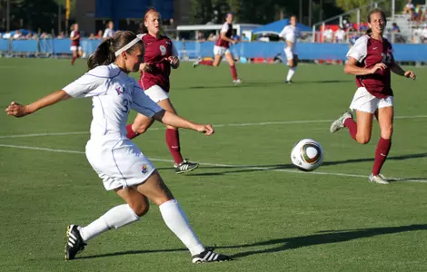 Soccer Shuts Out Eastern Kentucky 3-0 in Season-Opener Image