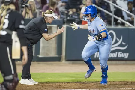 Kansas Tops No. 17 Texas A&M to Highlight 2-0 Saturday in College Station Image