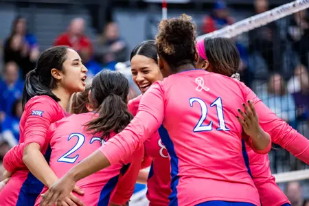 Jayhawks Earn Second-Consecutive Sweep Over West Virginia Image