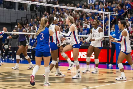 Kansas Knocks Off K-State in Straight Sets Image
