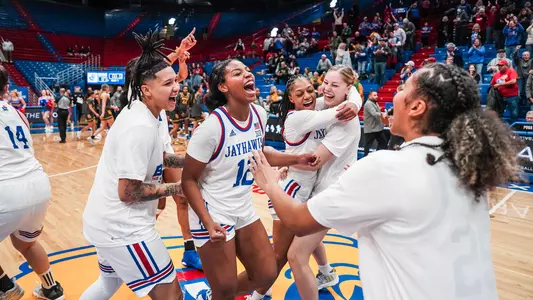 Kansas Powers Past No. 4 Baylor 87-66 Image