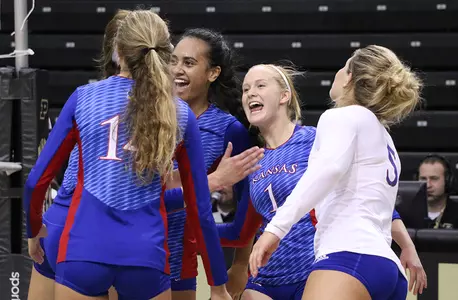 No. 4 Kansas sweeps Southeastern Louisiana, concludes nonconference play Image