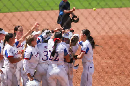 Two Grand Slams Lift Kansas Over Houston, 11-4 Image
