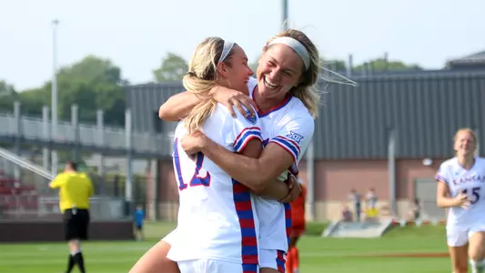 Christie, McClure lift Kansas past Oregon State, 3-0 Image