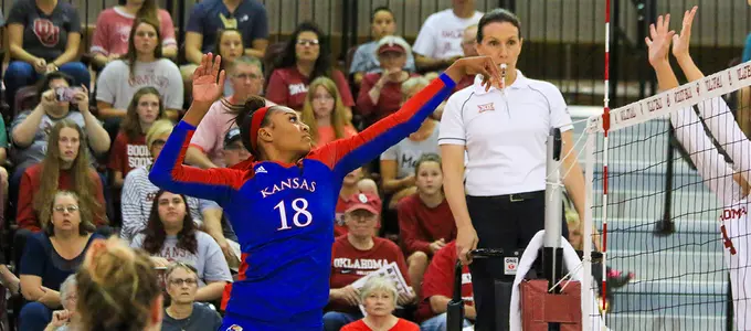 Kansas drops four-set match to Oklahoma Image
