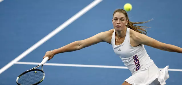 Kansas edges No. 18 Arkansas, 4-3 Image