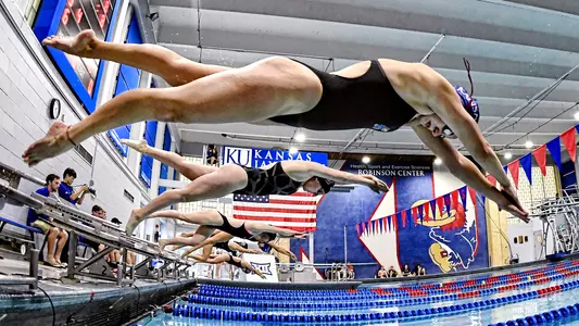 Kansas leads Bears and Coyotes after day one Image