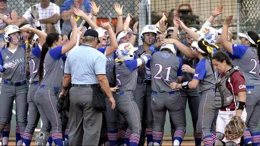 Gayre’s walk-off hit lifts Kansas over Elon, 2-1 Image
