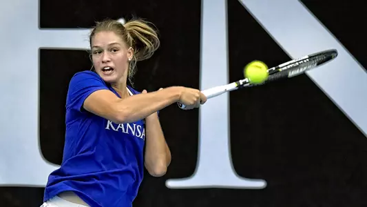 Khmelnitckaia, Koch each win matches on opening day of pre-qualifying Image