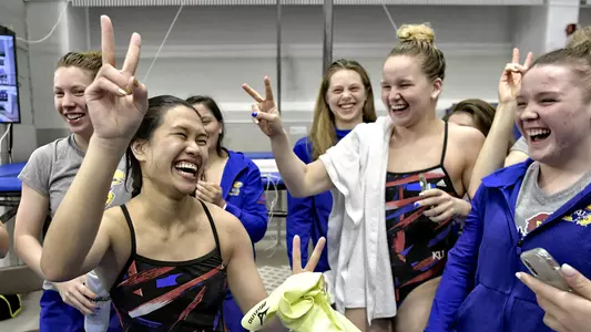Xu wins, Jayhawks break records on day three of championship Image