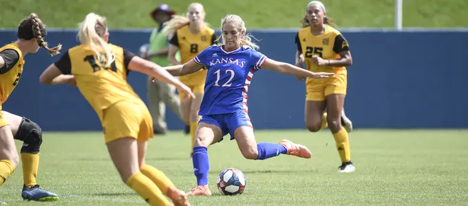 Jayhawks soar past Kennesaw State, 3-1 Image