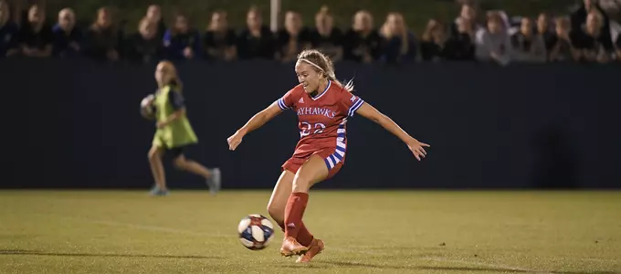 Texas outlasts No. 17 Kansas, 1-0 Image