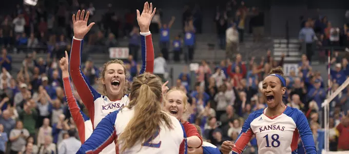 Kansas wins thriller over West Virginia Image