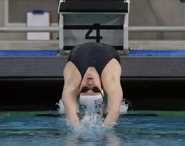 Manning Named Big 12 Women’s Swimming & Diving Co-Scholar-Athlete of the Year Image