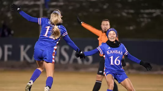 Jayhawk Insider: Frigid temperatures equal ice-cold veins for Katie McClure Image