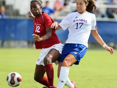 Oklahoma Tops Kansas Soccer, 2-1 Image