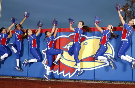 2016 Softball Season Outlook: Outfield Image