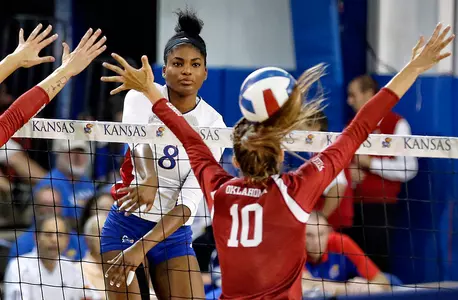 No. 6 Kansas denies Iowa State in four sets Image