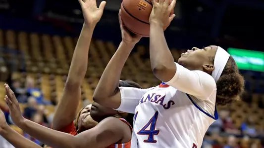 Fourth quarter run lifts Jayhawks over Iona, 72-58 Image