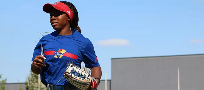Kansas knocks off Seminole State in fall ball opener Image