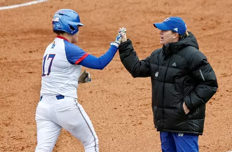 Balanced offense lifts Kansas past Iowa, 6-2 Image