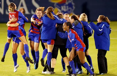Jayhawks Shut Down Arkansas in Spring Finale, 2-0 Image