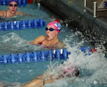 Jayhawks Edge Out Illini, 154-146 Image