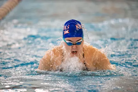 Kansas Ends Day Two of the Kansas Classic in First Place Image