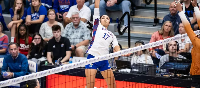 Elnady’s Offense Aids in Sweep Against Sooners Image