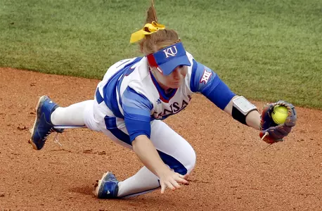 No. 5 Sooners Hold On to Down Kansas, 7-4 Image