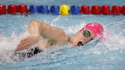 Kansas breaks even in double dual against Bears and Coyotes Image