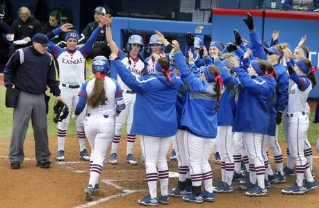 Big bats propel Kansas over Green Bay, 14-2 Image
