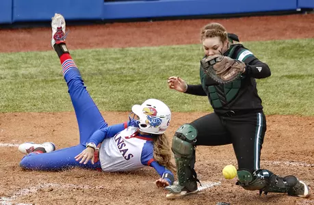 Jayhawks power past Green Bay, 12-0 Image