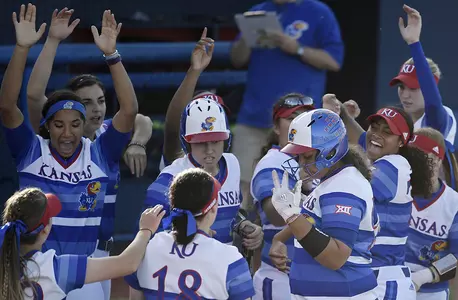 Pair of Home Runs Lift Kansas Past Iowa State, 11-5 Image