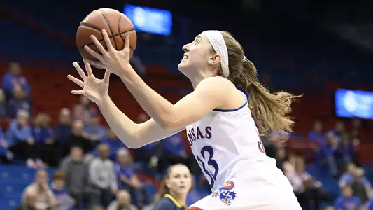 Kansas falls to No. 15 West Virginia, 74-54 Image