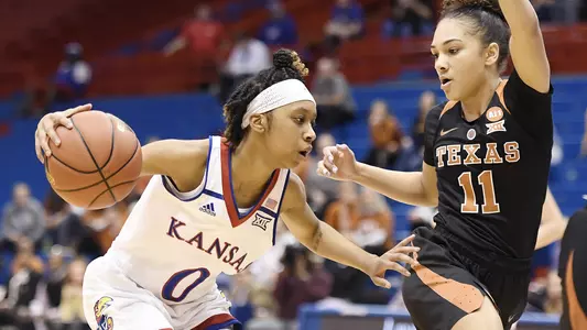 No. 8 Texas cuts Kansas’ comeback short, 55-41 Image