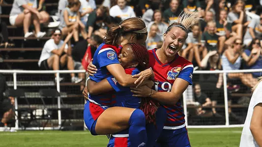 Jayhawks fly past Beavers, 2-0 Image