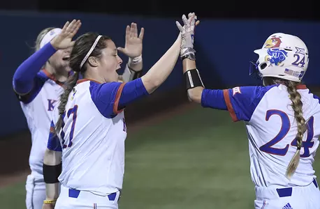 Kansas outlasts UMKC, 5-3 Image